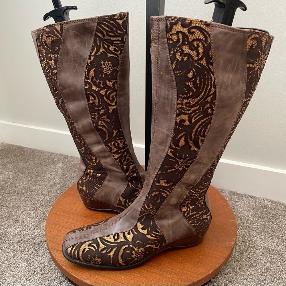 Ecco Floral Leather Gold Panel Tall Boots Knee High Brown Size 38 / 7 / 7.5 - Picture 8 of 8